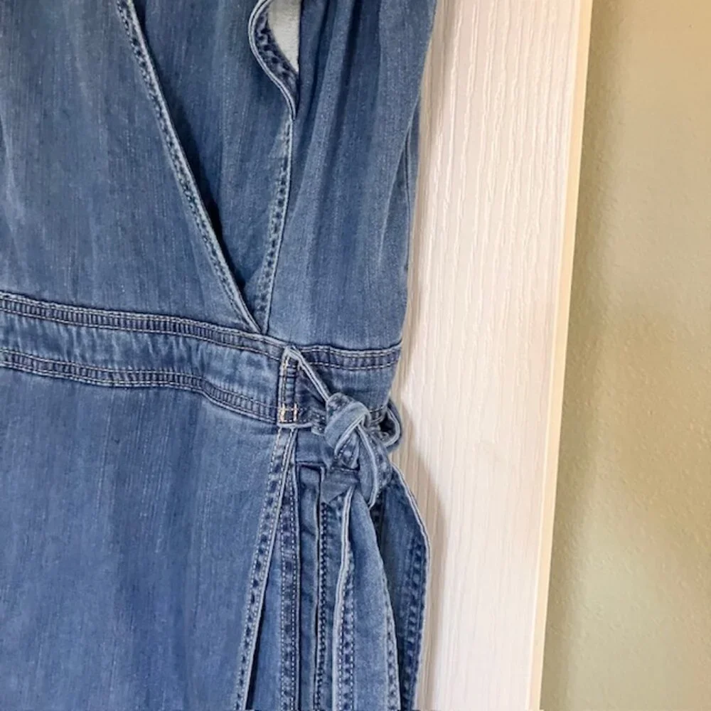 White House Black Market women's denim wrap jumper dress size 8 cowboy core - Picture 4 of 5